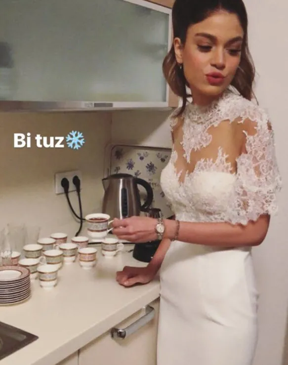 Kaleci Volkan Babacan spiker Hilal Özdemir'le nişanlandı-7