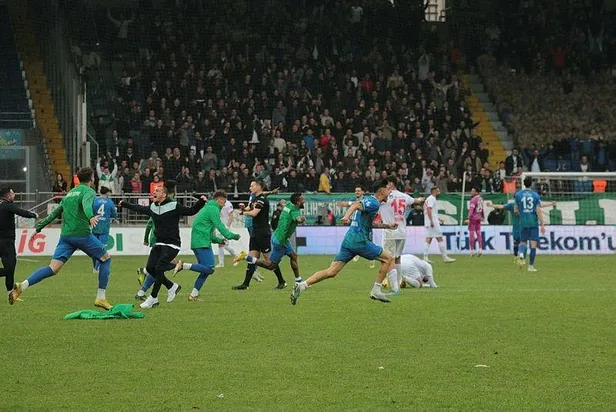 samsunspordan-sonra-caykur-rizespor-da-super-lige-yukseldi-3-takim-play-off-maclariyla-belli-olacak-1684683781293.jpeg Samsunspor'dan sonra Çaykur Rizespor da Süper Lig'e yükseldi! 3. takım play-off maçlarıyla belli olacak-4