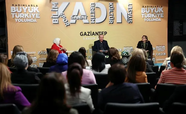 baskan-recep-tayyip-erdogan-gaziantepte-kadinlarla-buyuk-turkiye-programinda-onemli-aciklamalarda-bulundu-1667745660442.jpeg