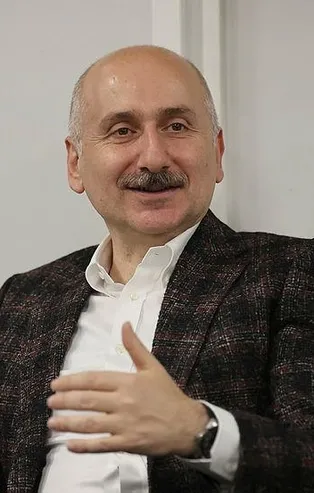 Ulaştırma ve Altyapı Bakanı Adil Karaismailoğlu'dan İstanbul'da toplu ulaşıma zam eleştirisi