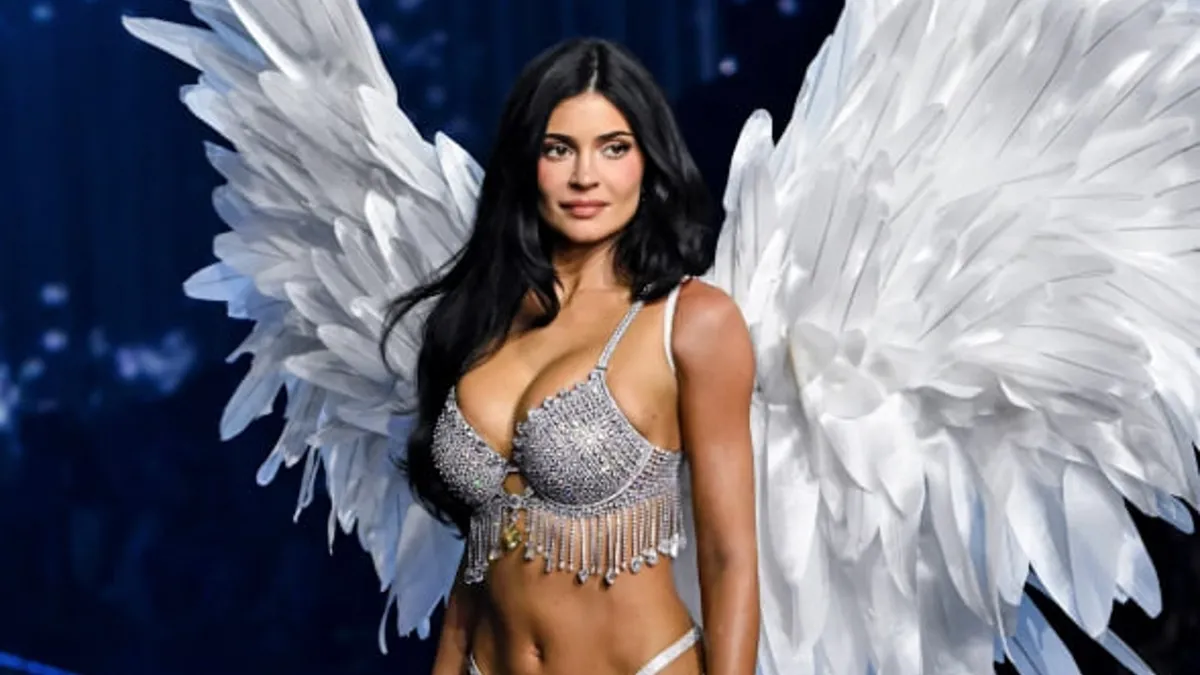 1792417966352.jpg Los Angeles'ta unutulmaz Victoria's Secret rüzgarı! Kylie Jenner, Adriana Lima ve Barbara Palvin geceye damga vurdu-7