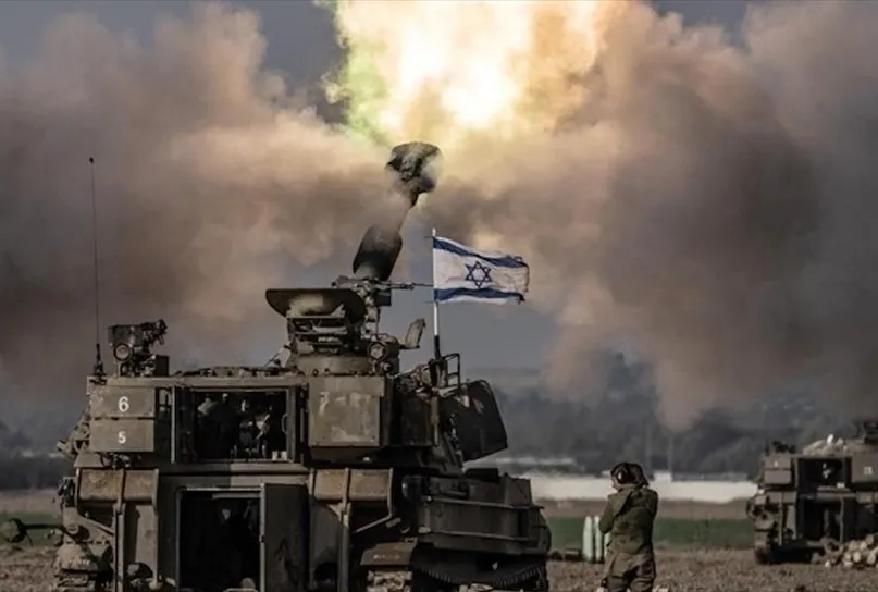 Katil İsrailli kovuldu