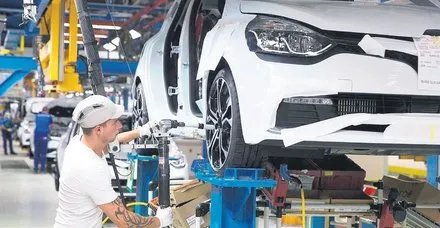 Yılın ilk lideri Renault