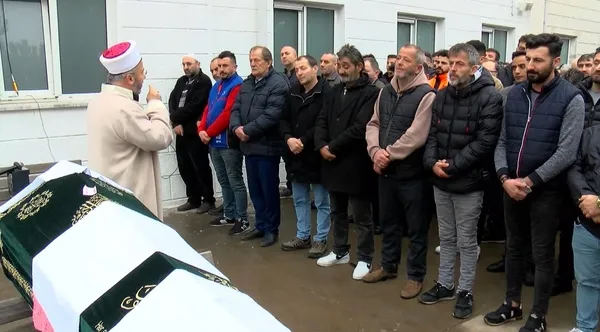 eski-nisanlisinin-vurdugu-ulku-deniz-son-yolculuguna-ugurlandi-1672835196104.jpg Eski nişanlısının vurduğu Ülkü Deniz son yolculuğuna uğurlandı! Acı baba: Katilin annesi tehdit etti-4