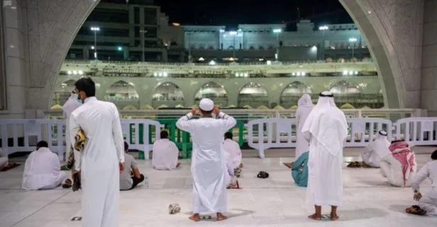 Kabe'de 7 ay sonra yeniden cemaatle namaz kılındı