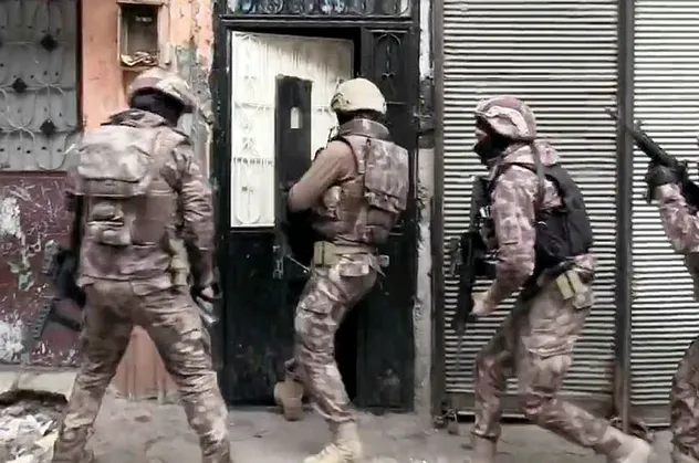 Gaziantep'te uyuşturucu tacirlerine dev operasyon: 34 gözaltı!