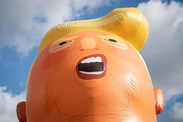"Bebek Trump" balonu başkent Kopenhag semalarında havalandı-2