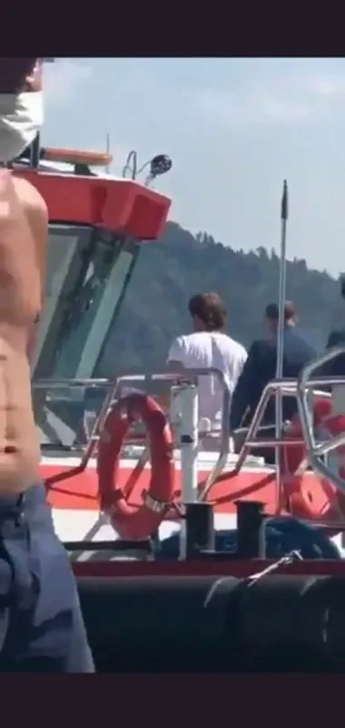 chpli-ekrem-imamoglu-ibbnin-cevre-denetleme-gemisi-cevre-1i-kendisine-makam-araci-yapti-dedigi-gibi-istanbul-n-1648462930659.jpg CHP'li Ekrem İmamoğlu İBB'nin çevre denetleme gemisi Çevre 1'i kendisine makam aracı yaptı! 'Dediği gibi İstanbul nimet nimet'-8