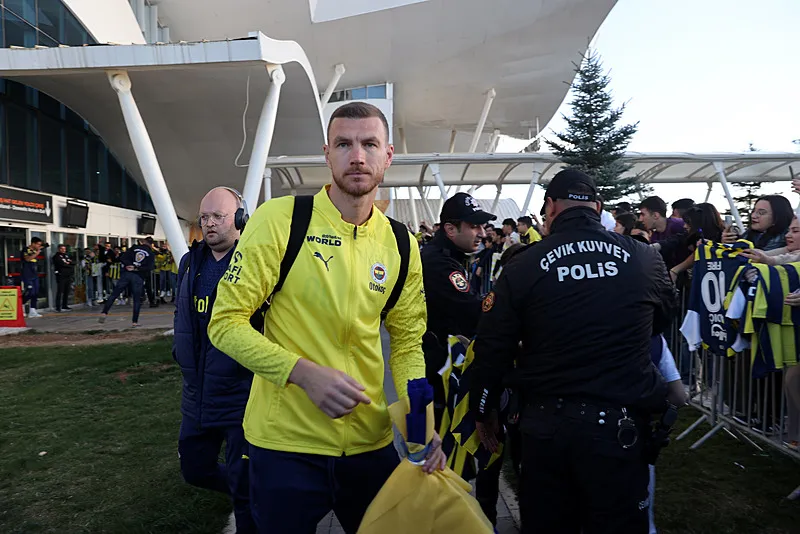 Jose Mourinho'dan Fenerbahçe'ye 2 müjde! Dünya yıldızlarıyla geliyor - 10