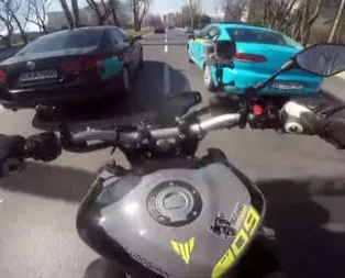 Motosikletli maganda sevgilisine dehşeti yaşattı!