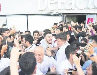 Enes Batur izdihamı!