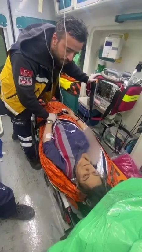 119-saat-sonra-mucize-rabbim-sen-hz-yusufu-ac-ve-susuz-birakmadin-beni-de-birakma-1676106685338.jpeg 119 saat sonra mucize! "Rabbim sen Hz. Yusuf’u aç ve susuz bırakmadın, beni de bırakma"-2