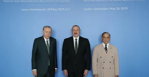 Başkan Erdoğan'dan Azerbaycan'daki 3'lü zirvede Gazze çağrısı
