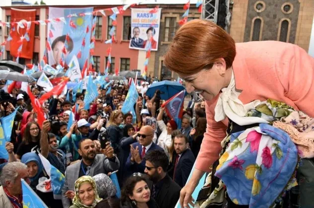 Şehit yakınına küfreden Lütfü Türkkan'a sahip çıkan Meral Akşener'e zor soru: Artık nasıl "Ben sizin bacınızım" diyeceksin?