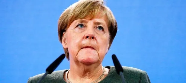 Merkel'e de çok dokundu!