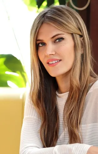 Yunan'ın bebek yüzlü Barbie'si Eva Kaili yolsuzluk ve kara para aklamaktan gözaltına alındı