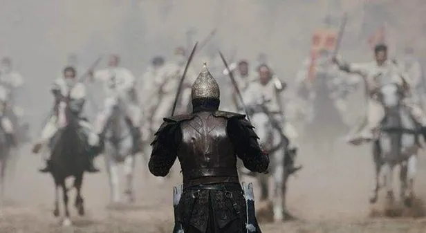 uyanis-buyuk-selcukluda-pili-biten-bitene-taslar-yerinden-oynayacak-saglam-ters-kose-yapildi-1634120924648.jpg Taşlar yerinden oynayacak! Uyanış Büyük Selçuklu'da pili biten bitene! Sağlam ters köşe yapıldı-4