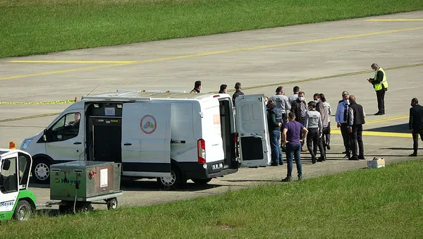 son-dakika-trabzon-havalimaninda-hareketli-anlar-cezire-havayollarina-ait-ucakta-bomba-ihbari-1633599798591.jpg