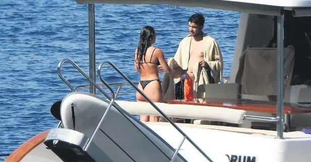 Rabia Soytürk, mimari tasarımcı sevgilisi Samet Vuruşan Marmaris’te tekne tatilinde