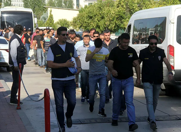 Adana'da provokasyon operasyonu! 38 kişi adliyeye sevk edildi-1