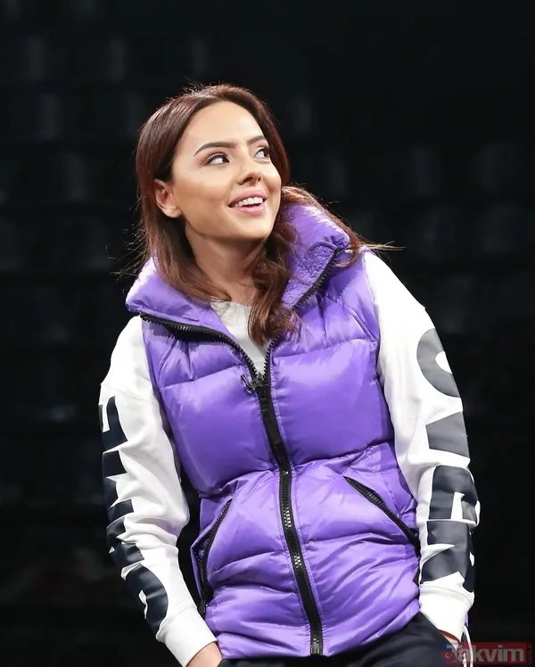 İşte Kullanıcıların O Dikkat Çeken Tepkileri: "Gözleri, Bakışları Aynı Annesi" "Sessiz Sedasız Genç Bir Genç Kız Olmuş." "Biz Onu Hala Bebek Sanıyorduk, Zaman...