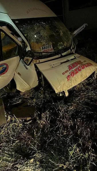 hatayda-yolcu-minibusu-takla-atti-cok-sayida-yarali-var-1650747675460.jpeg Hatay'da yolcu minibüsü takla attı! Çok sayıda yaralı var-2