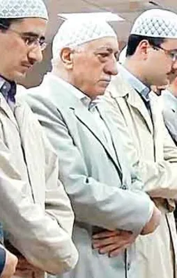 Gülen'in namaz kıldırmayı bilmediği ortaya çıktı
