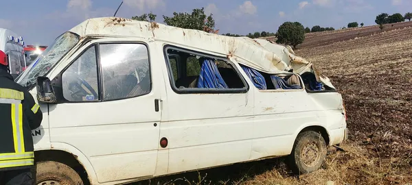 manisada-minibusun-devrildi-biri-bebek-5-kisi-yaralandi-1603203456740.jpg Manisa'da minibüsün devrildi: Biri bebek, 5 kişi yaralandı-5