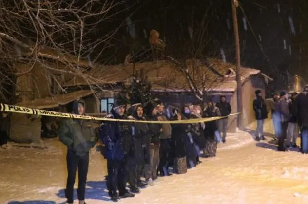 Afyonkarahisar'da kan donduran olay: 58 yaşındaki Hacer Evlice evinde boğazı kesilerek öldürülmüş bulundu