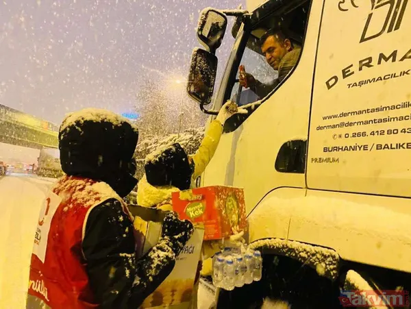 İBB'nin kar rezaleti: İstanbul'da yoğun kar sonrası araçlar yolda kaldı! Vatandaşlar evine gidemedi - 29