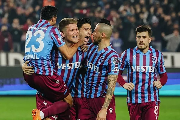 ozel-haber-i-galatasaray-astronomik-rakamlarla-basari-elde-edemedi-firtina-az-maliyetle-sampiyonluga-gidiyor-1645693273175.jpg