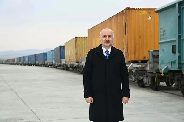 Ulaştırma ve Altyapı Bakanı Karaismailoğlu: Demir yolu yatırımlarımız ile her yıl 770 milyon dolar tasarruf elde ediyoruz