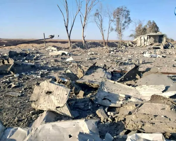 pentagon-suriye-saldirisinda-iranli-milislerin-oldugu-9-binayi-yok-ettiklerini-ve-2-binayi-kullanilmaz-hale-getirdiklerini-acikladi-1614370699608.jpg Pentagon, Suriye saldırısında İranlı milislerin olduğu 9 binayı yok ettiklerini ve 2 binayı kullanılmaz hale getirdiklerini açıkladı-3