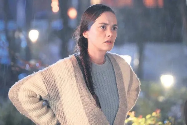 gulayse-oz-ailesinin-eyubogullari-oldugunu-ogrenecek-mi-1680978378714.jpeg Ateş Kuşları’nda Gülayşe öz ailesinin Eyüboğulları olduğunu öğrenecek mi?-3