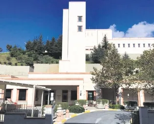 Konsoloslukta sessizlik hakim