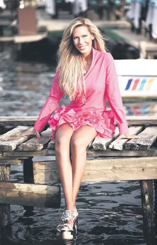 bodrumda-fiyatlarda-ipin-ucu-fena-kacti-195-tlye-lahmacun-derken-1300-liralik-hamburger-cikti-1653850409775.jpeg Bodrum'da fiyatlarda ipin ucu fena kaçtı! 195 TL'ye lahmacun derken 1300 liralık hamburger çıktı-19