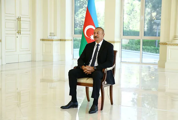 azerbaycan-cumhurbaskani-aliyev-2-karabag-savasinin-1-yilinda-aaya-konustu-1632739116864.jpg Azerbaycan Cumhurbaşkanı İlham Aliyev 2. Karabağ Savaşı'nın 1. yılında gözyaşlarına hakim olamadı-6