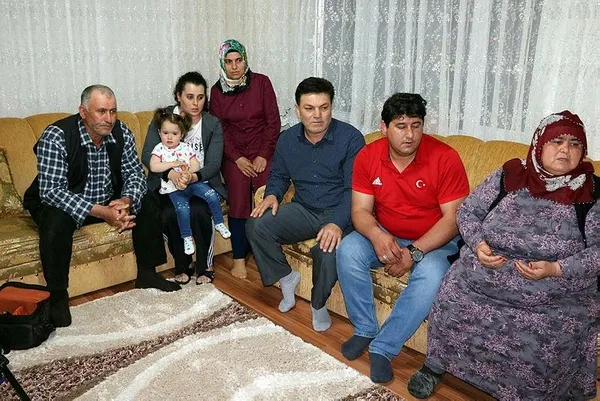 Rıza Kayaalp'in baba evinde şampiyonluk sevinci-4