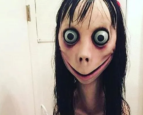 Aileler dikkat! Momo Minecraft’tan sonra Whatsapp’a da sıçradı!