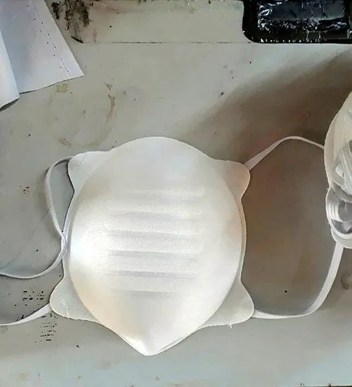 Son dakika: Zeytinburnu'nda kaçak maske operasyonu: 10 bin 500 adet ele geçirildi-1