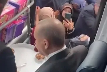 Başkan Erdoğan’a sevgi seli: Ellerinde tepsilerle...