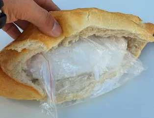 Ekmek arasında gizlenmiş halde bulundu!