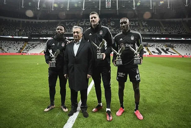ziraat-turkiye-kupasi-5-turunda-besiktas-5-dakikada-3-gol-atarak-maci-aldi-1671664947545.jpeg Ziraat Türkiye Kupası 5. turunda Beşiktaş 5 dakikada 3 gol atarak maçı aldı-5