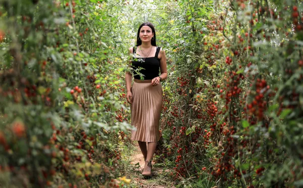 kabin-memuru-cemre-ates-bir-tohumla-basladigi-mini-seker-domatesi-uretimini-4-donume-cikardi-1623137189114.jpg Kabin memuru Cemre Ateş bir tohumla başladığı mini şeker domatesi üretimini 4 dönüme çıkardı-6