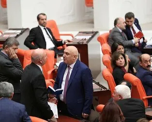 CHPli vekil Engin Özkoçtan 15 Temmuzu itibarsızlaştırma girişimi
