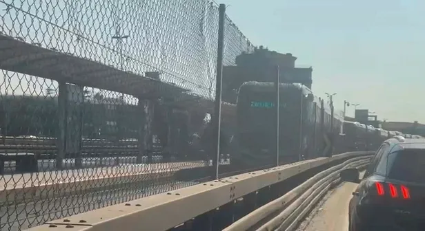 istanbulda-yine-metrobus-arizasi-uzun-kuyruklar-olustu-1691077739477.jpeg İstanbul'da yine metrobüs arızası! Uzun kuyruklar oluştu-1