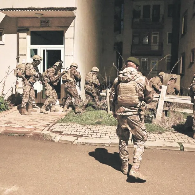 12 saatlik rehine krizi