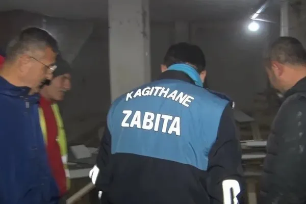 kagithanede-trajikomik-haber-zemine-15-metre-kacak-kat-indirdi-1676983725545.jpeg Kağıthane’de trajikomik haber: Zemine 1.5 metre kaçak kat indirdi!-4