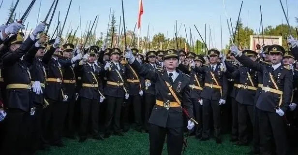 Teğmenlerin korsan yemini sonrası Kara Harp Okulu Bölük Komutanı Binbaşı M. TSK’dan istifa etti