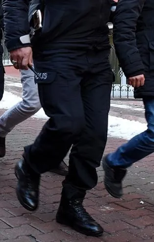 İzmir'de sahte dolar operasyonu! Tutuklandılar